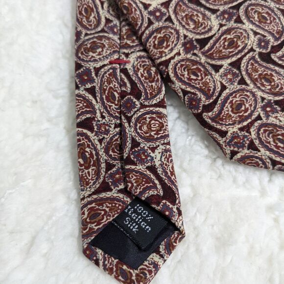 Men's Vintage 100% Italian Silk Tie  Burgundy Paisley Motif - Picture 13 of 13